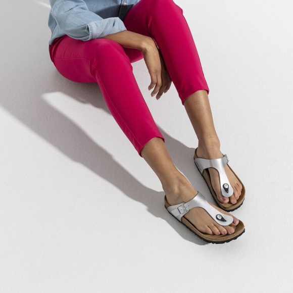 Birkenstock Gizeh Women’s Size 9 40 Metallic Slip On Birko-Flor Silver Sandal - Picture 1 of 11